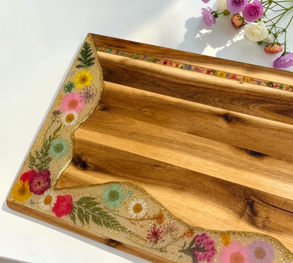Floral Serving / Charcuterie Board – Handmade Pressed Flower & Gold Glitter Serving Tray